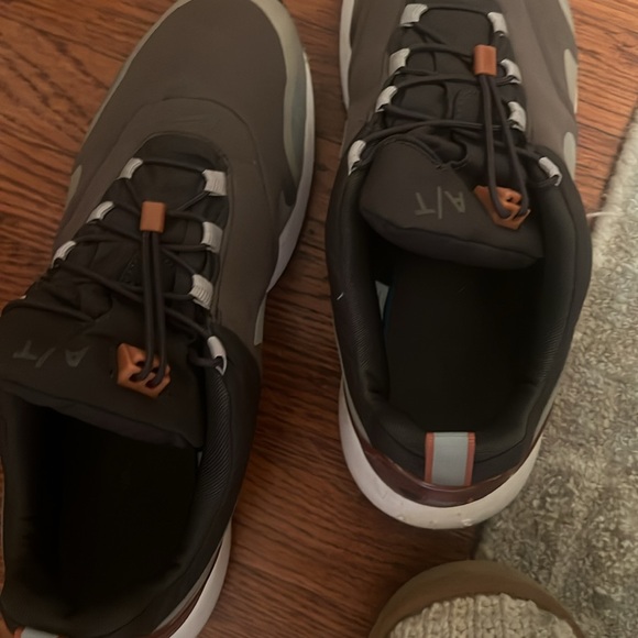 Nike men’s shoe - Picture 4 of 5